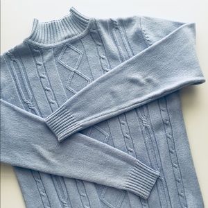 FREE SHIPPING 📦 Blue cable knit Sweater. SIZE M.